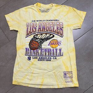 Mitchell & Ness Los Angeles Lakers Showtime 16X World Champions Swish shirt